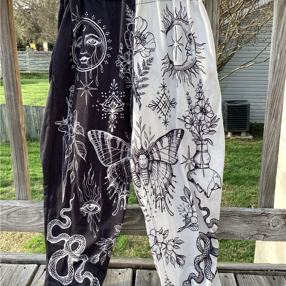 Black and White Graphic Print Pants